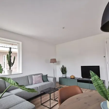 Cornfield Apartment