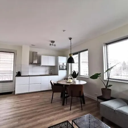 Cornfield Apartment *